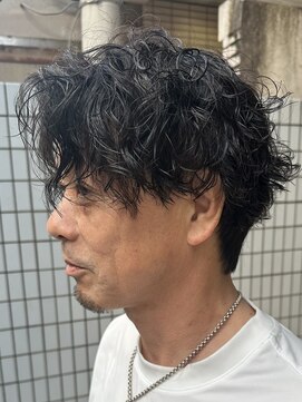 ウィル バイ ブラウン(Vir by Brown) サーフカール/スパイラルパーマ/センターパート/藤沢美容院