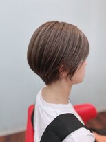 カラーズアンドロッソ(Colors&Rosso)&nbsp;クセ、うねりを生かした４０代丸みショートボブ