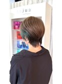 軽やかな毛流れで魅せる襟足すっきりレイヤーショート
