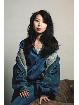 ディシェーレローブ(die Schere Lob) トレンドアッシュ×ゆるっとパーマ