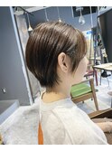 ショートヘア 耳かけショート 縮毛矯正 艶感ストレート 中島