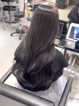 ソヨン 栄2号店(SOYON) 黒髪/グレーベージュ/レイヤーロング/前髪パーマ/髪質改善