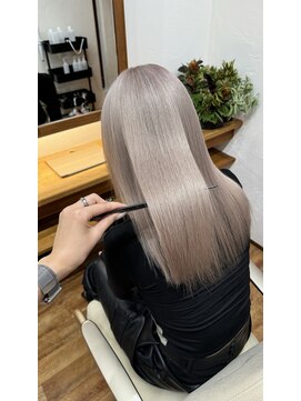 キヌ(kinu) ホワイトベージュ