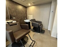 ミリューズ(miRyu's)の雰囲気（落ち着いた照明でシャンプータイムもリラックス出来ます♪）