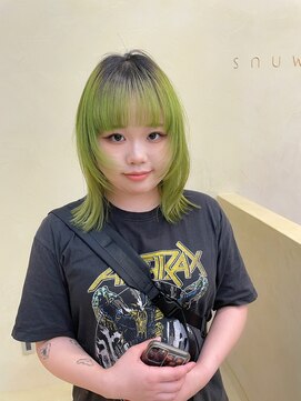 スニュウ(snuw) 【snuw mina】レイヤーカット/透明感カラー/伏見