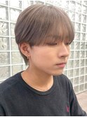 メンズマッシュとも相性の良いミルクティーカラー