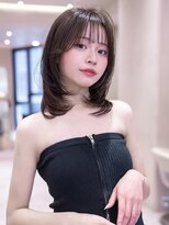 イオ 本厚木(io)&nbsp;ミディアムレイヤーカット×ダークブラウン/前髪カタログ