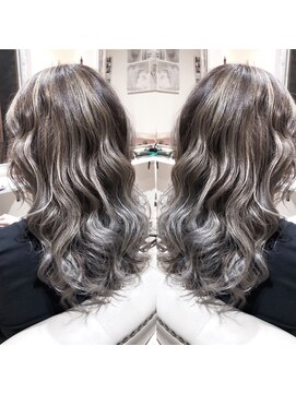 ティアラ 桜木町(TIARA) お客様style～プラチナグレー