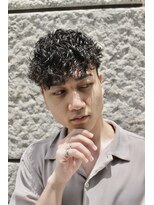 フランクスバーバー アンド ビアークラブ(FRANK'S BARBER and BEER CLUB)&nbsp;刈り上げツーブロックプードルスパイラル波巻きパーマ