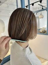 ラソニシカサイ(Lazo nishikasai) 細めハイライトぱっつんボブ