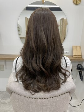 シアエミュー 新越谷店(SHEER emu) ベージュカラー