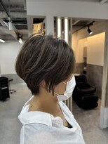 エレ 博多(ere)&nbsp;白髪ぼかしショート