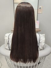 【縮毛矯正】強いクセ毛に長年悩まされている方、朝のスタイリングに時間がかかってしまう方におすすめ♪