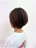 ショートボブ　白髪ぼかし