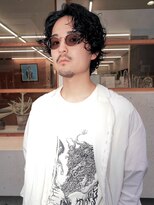 トゥコ(tuco)&nbsp;くるくるパーマ　センターパート　黒髪　マッシュ　ウルフ