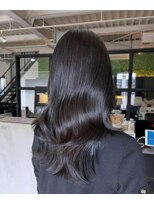 ヴィオラカラー(VIOLLA COLOR)&nbsp;暗髪ロング×くびれヘア/小倉