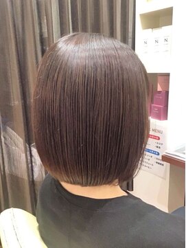 美容室ヒラトヤ 都南店 30代40代大人可愛い森ガール風小顔ワンサイドショートボブ