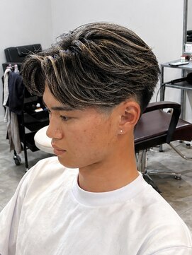 イーラ アメ村店(era) ホワイトハイライトセンターパート