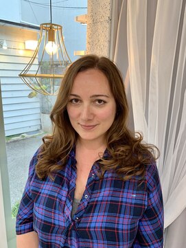 ダマーニ 表参道(DAMANI) アッシュブラウン×グラマラスカールスタイルで、柔らかな印象に