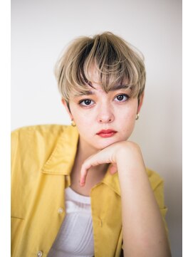 ピズム(PISM) 耳かけハンサムイメチェンショート／ハイライト＆ローライト