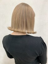 エレン(E L E N)&nbsp;きりっぱボブ　× ハイベージュ