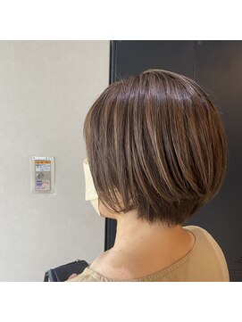 アワ(awa) 大人ショートボブ