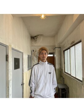 チャプター 問屋町(chapter) スパイキーショートブロンドベージュケアブリーチダブルカラー