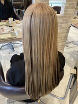 グランデュール 焼津店(GRANDEUR)&nbsp;アンブレラカラーインナーカラー ミルクティーベージュ ブリーチ