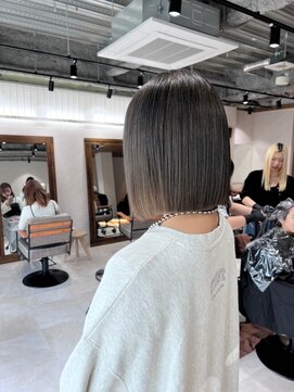 クム 横浜(qumu) 切りっぱなしボブ×オリーブアッシュ　qumu横浜