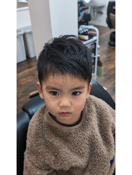 バーバー ダブル(BARBER W) 人気/フェザーショート/刈り上げ/