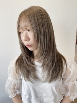シェリー(Che'ri) レイヤーカット/くすみベージュ/顔回りレイヤー/和田