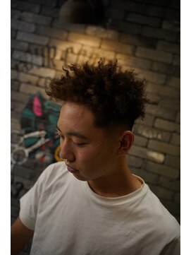 フォーコーナーズカットショップスリーセント 栄(FourCornersCutShop 3/cent) スパイキーアフロ