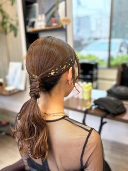 【結婚式/お呼ばれに】特別な日はプロにお任せ♪崩れにくく可愛い、華やかアップスタイルで一日中主役に☆