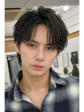 ポーチバイハニー オモテサンドウ(PORCH by HONEY omotesando) フェザーパーマ/刈り上げセンターパート/リバースセンターパート