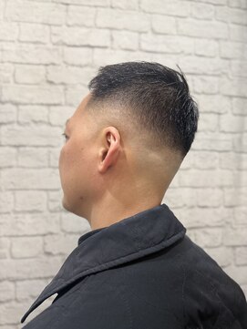 グレイスフル バーバープラチナム 六本木店(Graceful Barber platinum) 清潔感バツグン！フェードスタイル