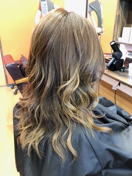 ヘア プロデュース アイモ(Hair Produce Aimo) バレイヤージュでつくる立体レイヤースタイル☆