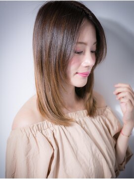 カバーヘア ブリス 戸田公園西口店(COVER HAIR bliss) *bliss戸田公園*センターパートで小顔見せ♪ヘルシーレイヤーx