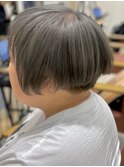 シルバーグレー