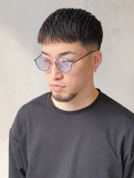フランクスバーバーリザーブ 人形町店(FRANK’S BARBER RESERVE) クロップフェードスタイル y