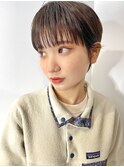 パッツン前髪丸みショートヘア