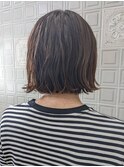 くせ毛風切りっぱなしボブ
