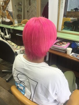 ヘアースペース 練馬店(hair space COCO) お笑い芸人エグジット風ピンクヘアー