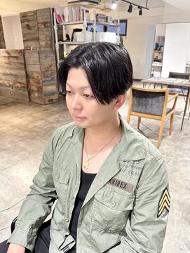 ザ オーダー(THE ORDER) 重めセンターパートローフェードカットマイキーセンターパート