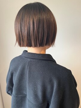 モニカ ヘアー(monica Hair) 切りっぱなしボブ　ショートボブ　ブラウンベージュ　艶髪　20代