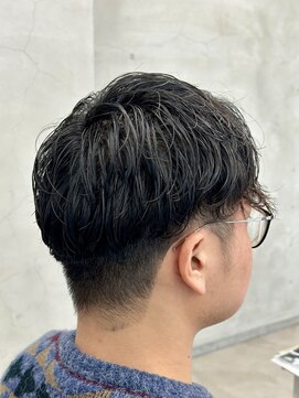 レヴィア(REVIA) メンズカットニュアンスパーマツーブロック刈り上げスタイル