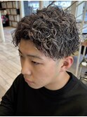 センターパートツイストスパイラルパーマハイライトメンズパーマ