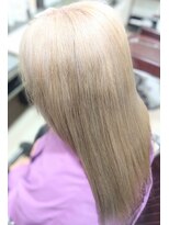 ビーズ ノイ(BEE´Z ＮＥＵ)&nbsp;刈り上げセンターパートハイトーンカラー髪質改善10.18