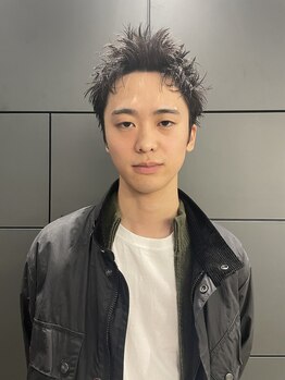 【ツイストパーマ・スパイラルパーマ】ファッションに合わせてアレンジ多彩なメンズスタイルをご提案！