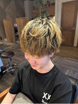 ヘアードレスビュー(hair dress V.I.E.W) 巻き仕上げメンズショート