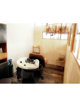 傷んだ髪の修復には頭皮ケアが大切！状態や好みに合わせて選べる潤いヘッドスパ♪全11種類ご用意